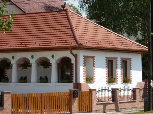 Creaton Hortobágy tetőcserép Nuance rézvörös engóbozott Creaton Hortobágy tetőcserép Nuance rézvörös engóbozott